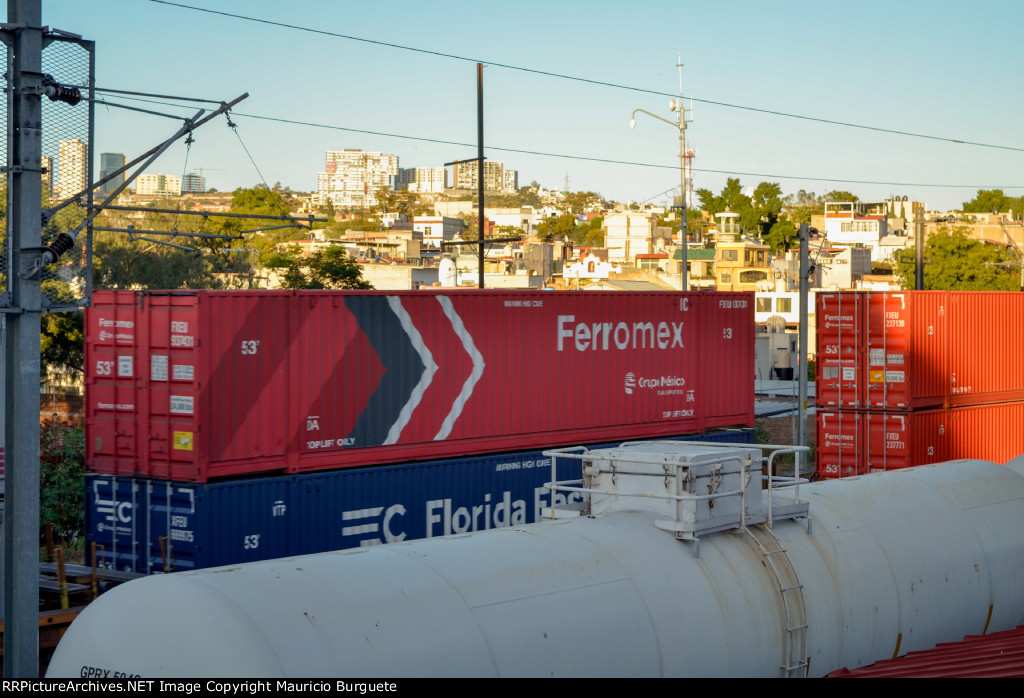 FXEU Container red scheme